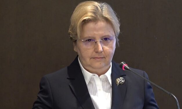 Dolovac: Meg kell akadályozni az iratok megsemmisítését