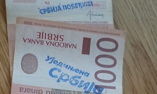 Haladó párti választási jelszavakkal lepecsételt bankjegyeket adott ki egy újvidéki bankautomata