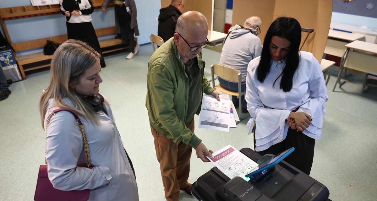 Nem igazán tolongtak Boszniában a szavazóurnák körül