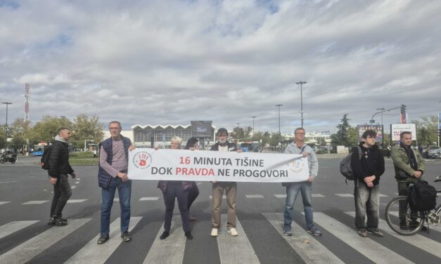 Száz hete emlékeznek az előtető leomlásának áldozatairól