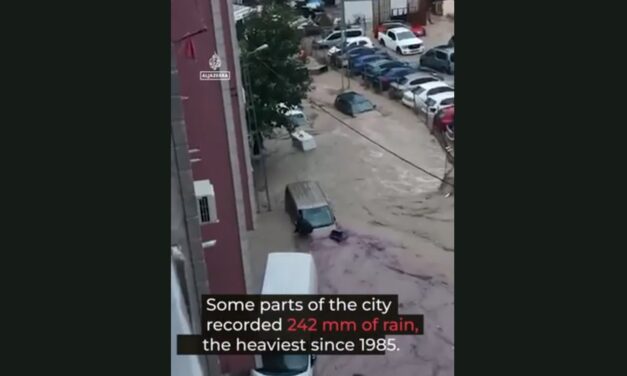 Elmosta az eső Isztambult, halálos áldozata is van az áradásnak