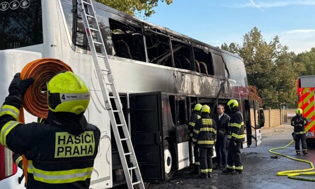 Biztonságban hazaérkeztek a szabadkai diákok, akiknek a busza kigyulladt Prágában