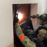 Fegyvereket, késeket és Molotov-koktélokat is bevethettek volna a választás napján